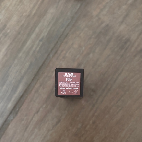 E.L.F. Makeup Set - Picture 9 of 10